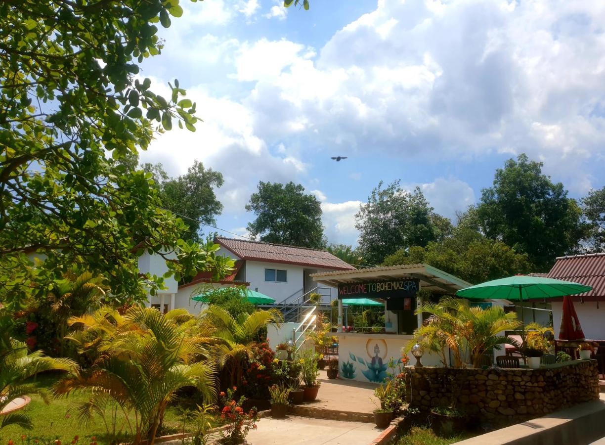 Bohemiaz Resort And Spa Kampot Exterior photo